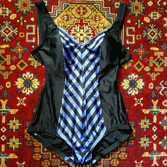 ⭐ VINTAGE | Mid-Century Purple & Black One Piece Sea Stars Swimsuit - Picture 2 of 12